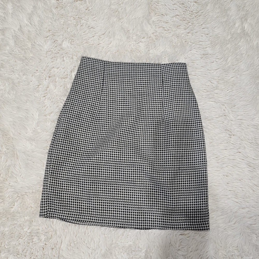 Black and White Mini Pencil Skirt